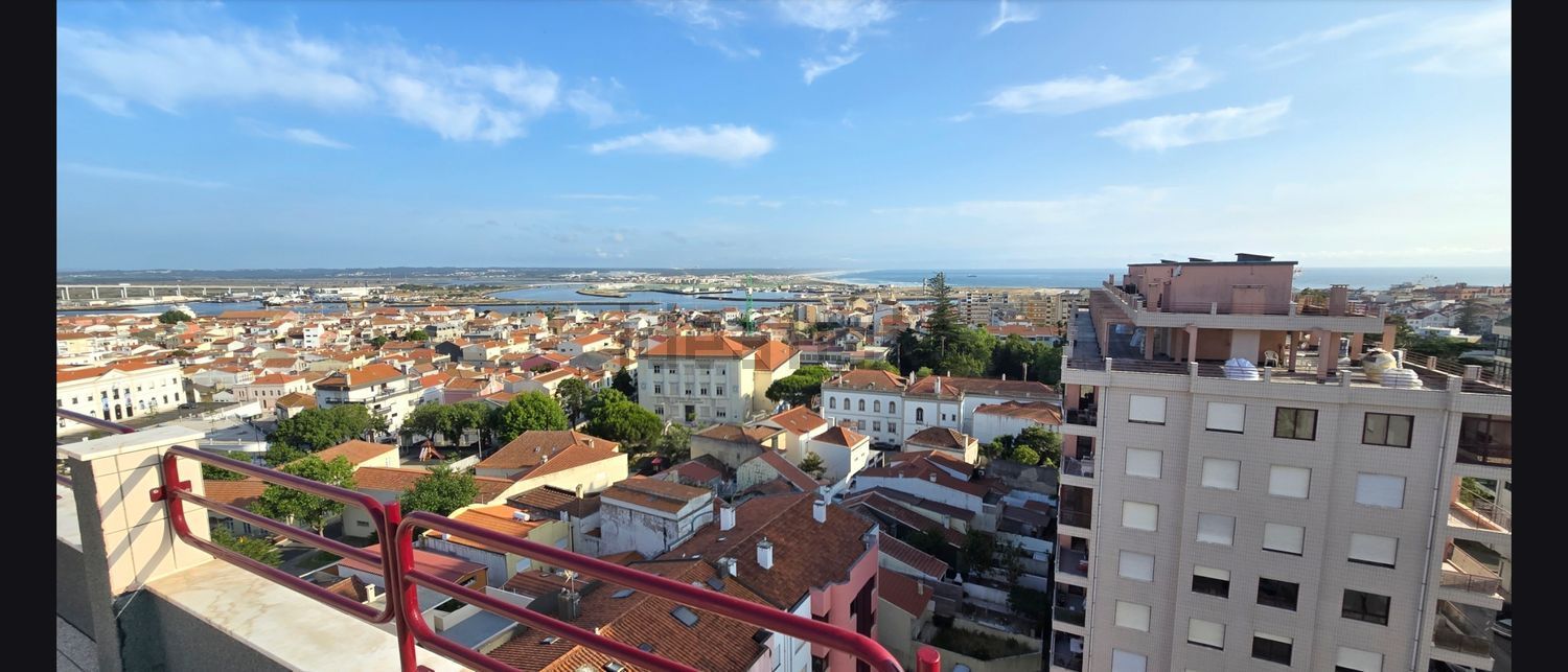 出租公寓 t2在Avenida Doutor Joaquim de Carvalho, 1 - 阳台