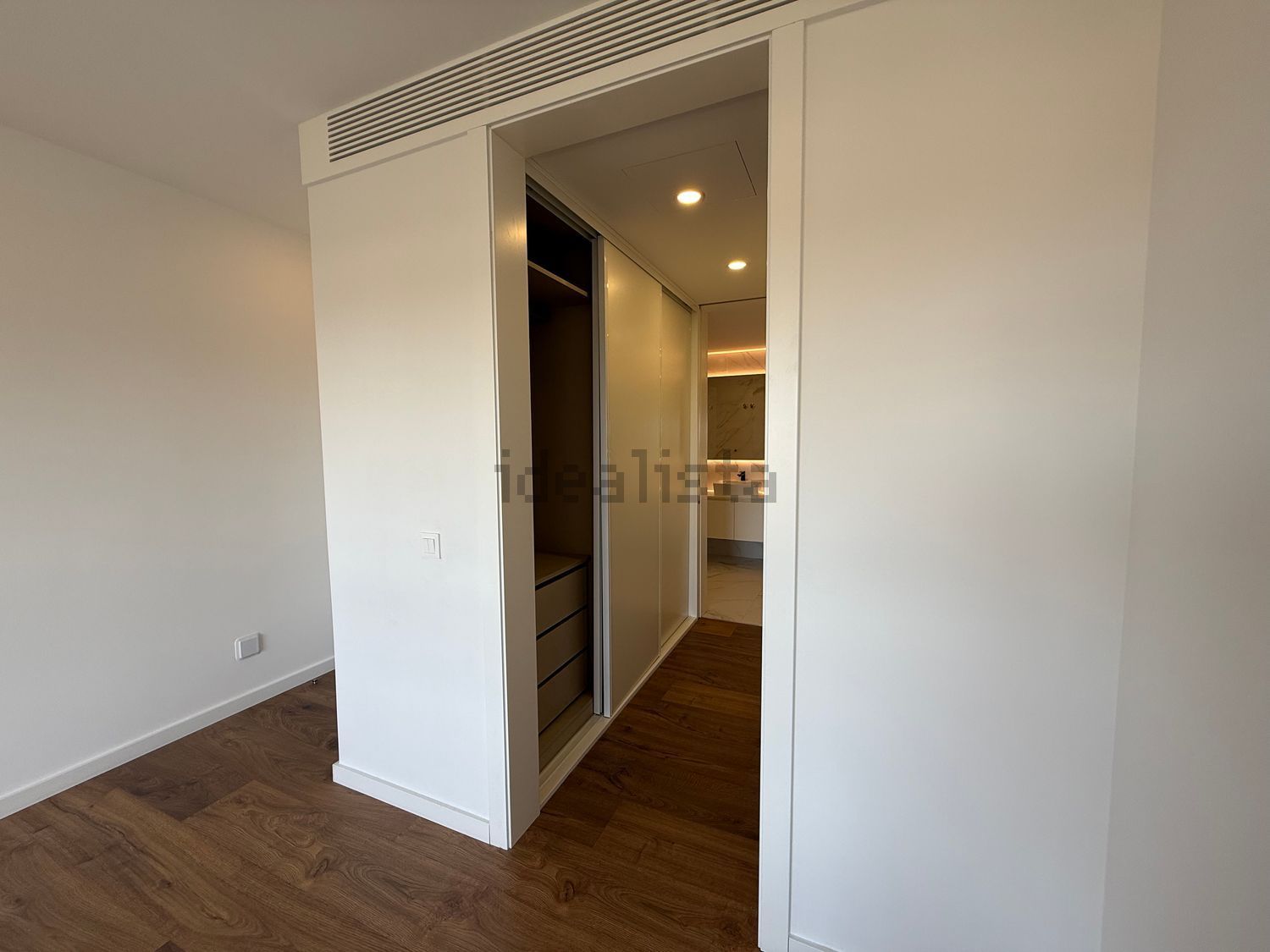 出租公寓 t3在Avenida Grupo de Forcados Amadores de Santarém, 16 - 试衣间