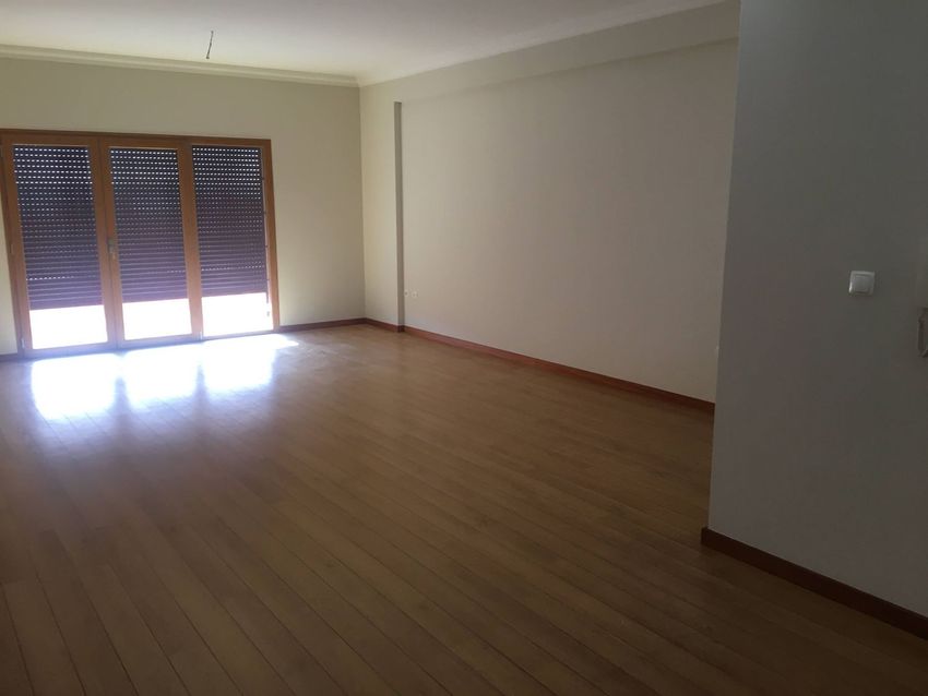 出租公寓 t4在Avenida Magalhães Coutinho, 11