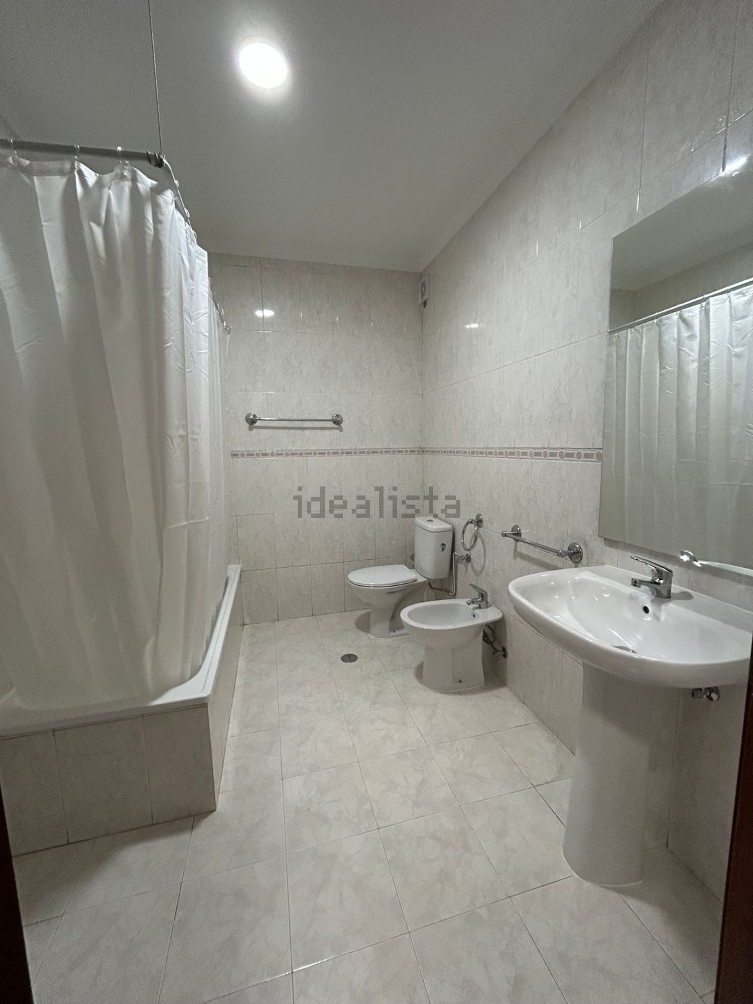 出租房间在Rua Camb les Bains, 4 - 卫生间