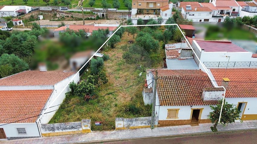 小楼房或独栋别墅出售在Rua de Elvas