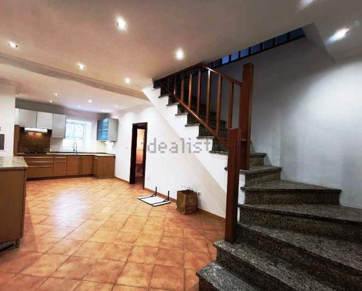 出租小楼房或独栋别墅在Vila Fernando - 详情