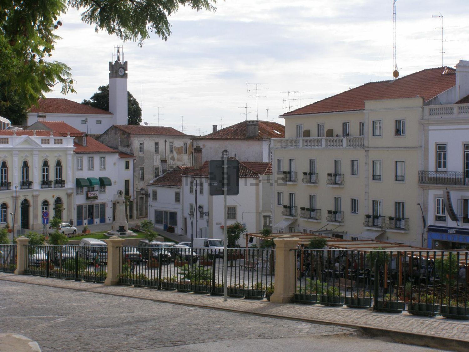 小楼房或独栋别墅出售在Rua Visconde São Gião, 5 - 视线