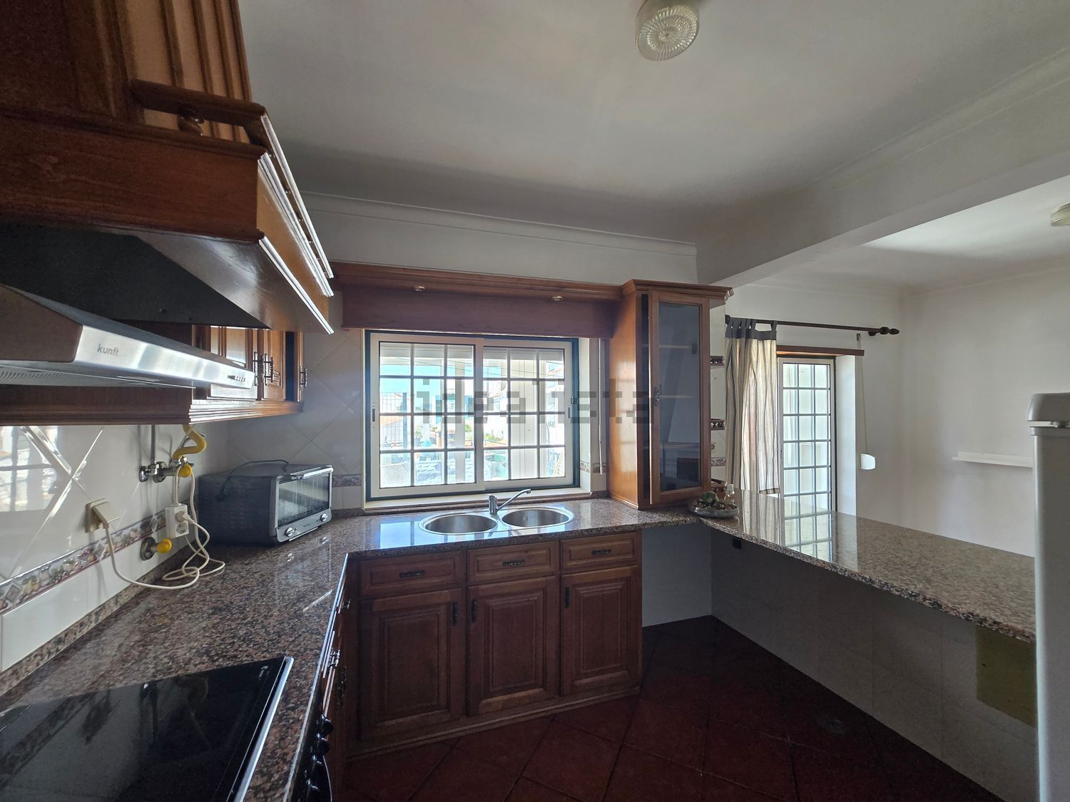 出租公寓 t2在Rua 25 de Abril - 厨房