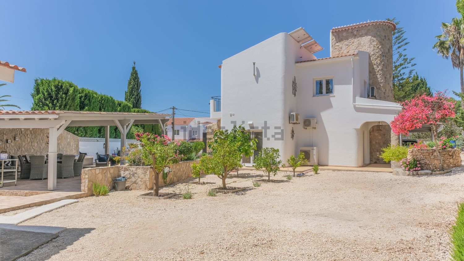 出租小楼房或独栋别墅在Rua dos Melros, 30 - 外立面