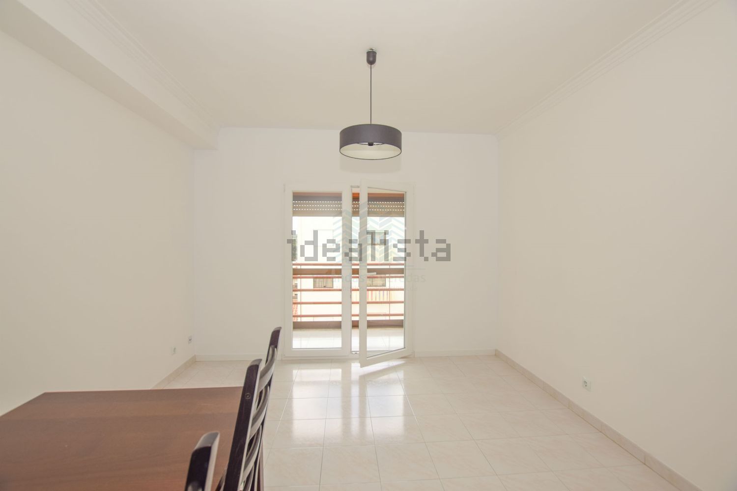 出租公寓 t2在Avenida Municipio Ribeira Grande, 161 - 居住