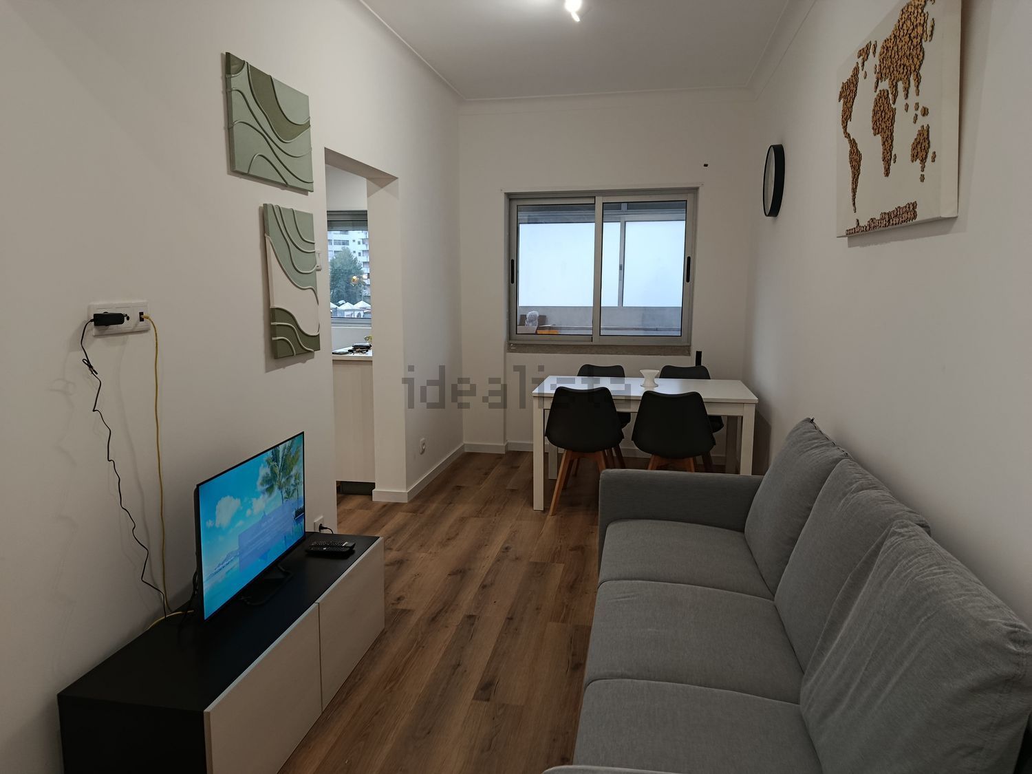 出租房间在Avenida Afonso de Paiva, 9 n - 客厅
