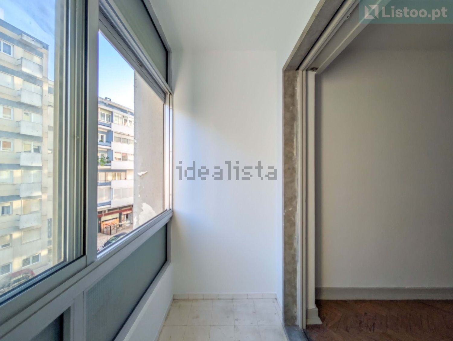 公寓 t3出售在Avenida Rainha Dona Leonor - 过道