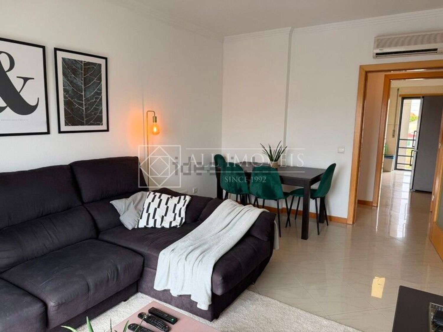 公寓 t2出售在Centro da Quinta do Conde - 客厅
