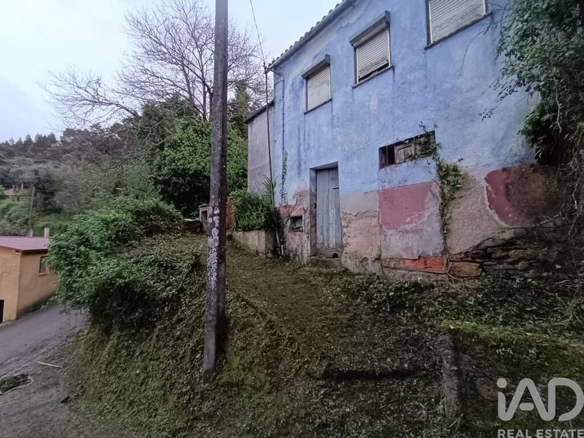 小楼房或独栋别墅出售在Torres do Mondego