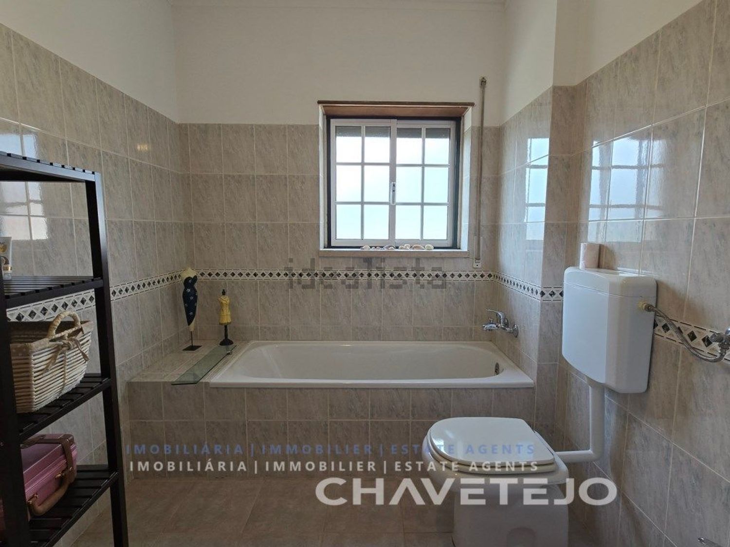 小楼房或独栋别墅出售在Serra - 卫生间