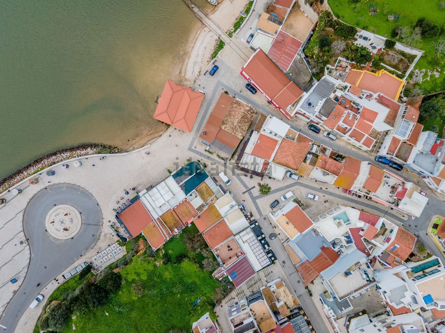 小楼房或独栋别墅出售在Largo da Ribeira, 7 - 视线