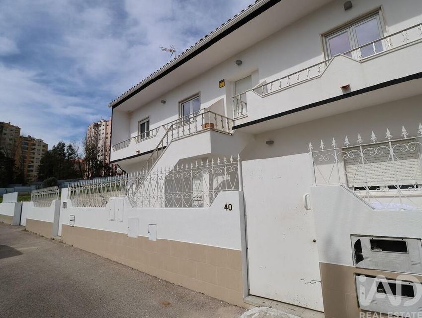 小楼房或别墅出售在Ramada e Caneças