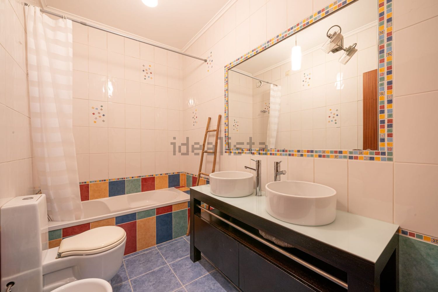 出租房间在Rua Doutor José da Silva Campos, 54 - 卫生间