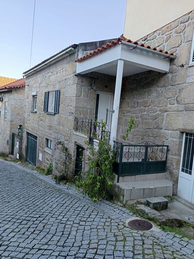 出租双拼别墅在Rua Abílio Aleixo Curto, 2