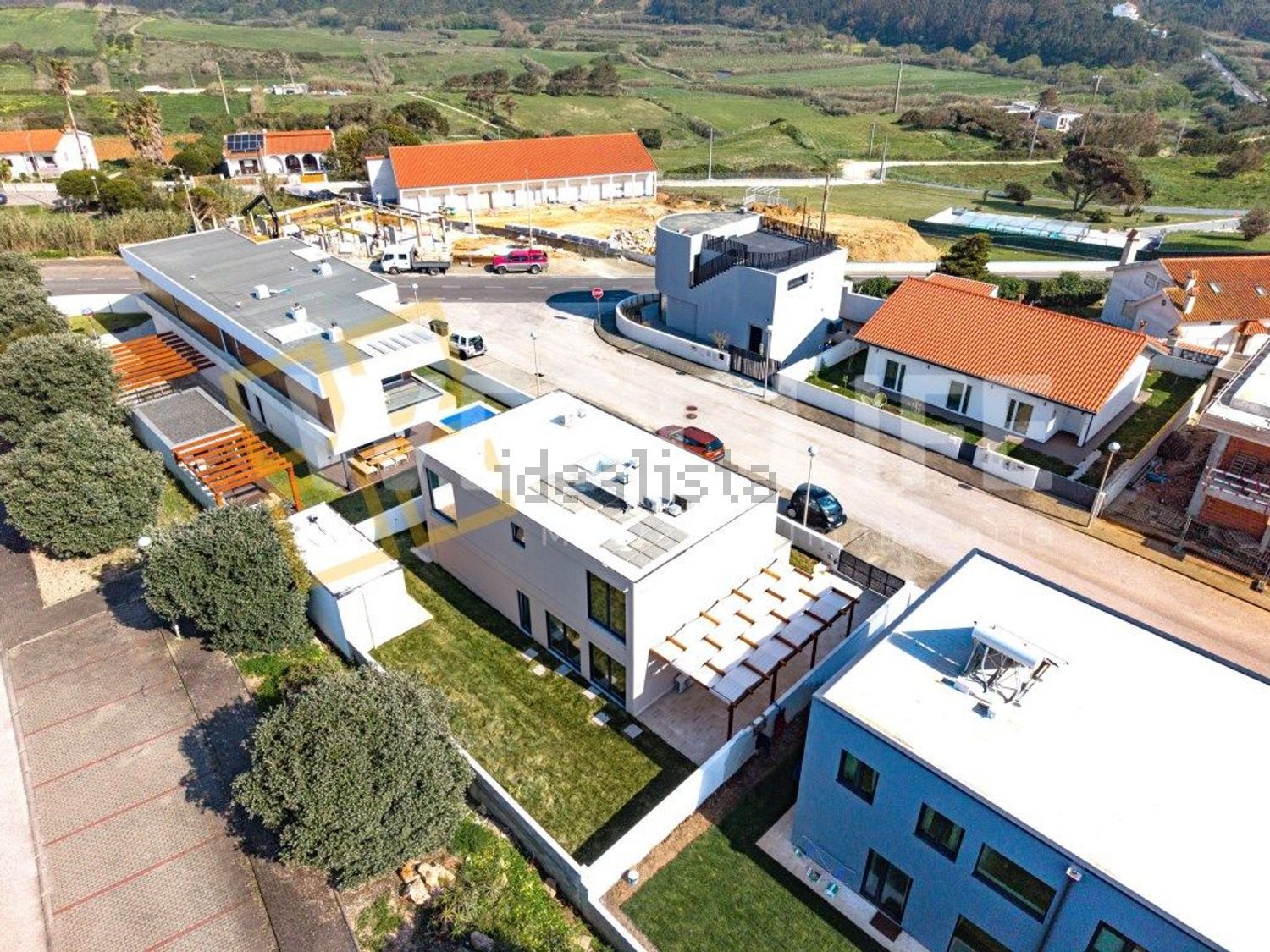 小楼房或独栋别墅出售在Centro da Vila - 游泳池