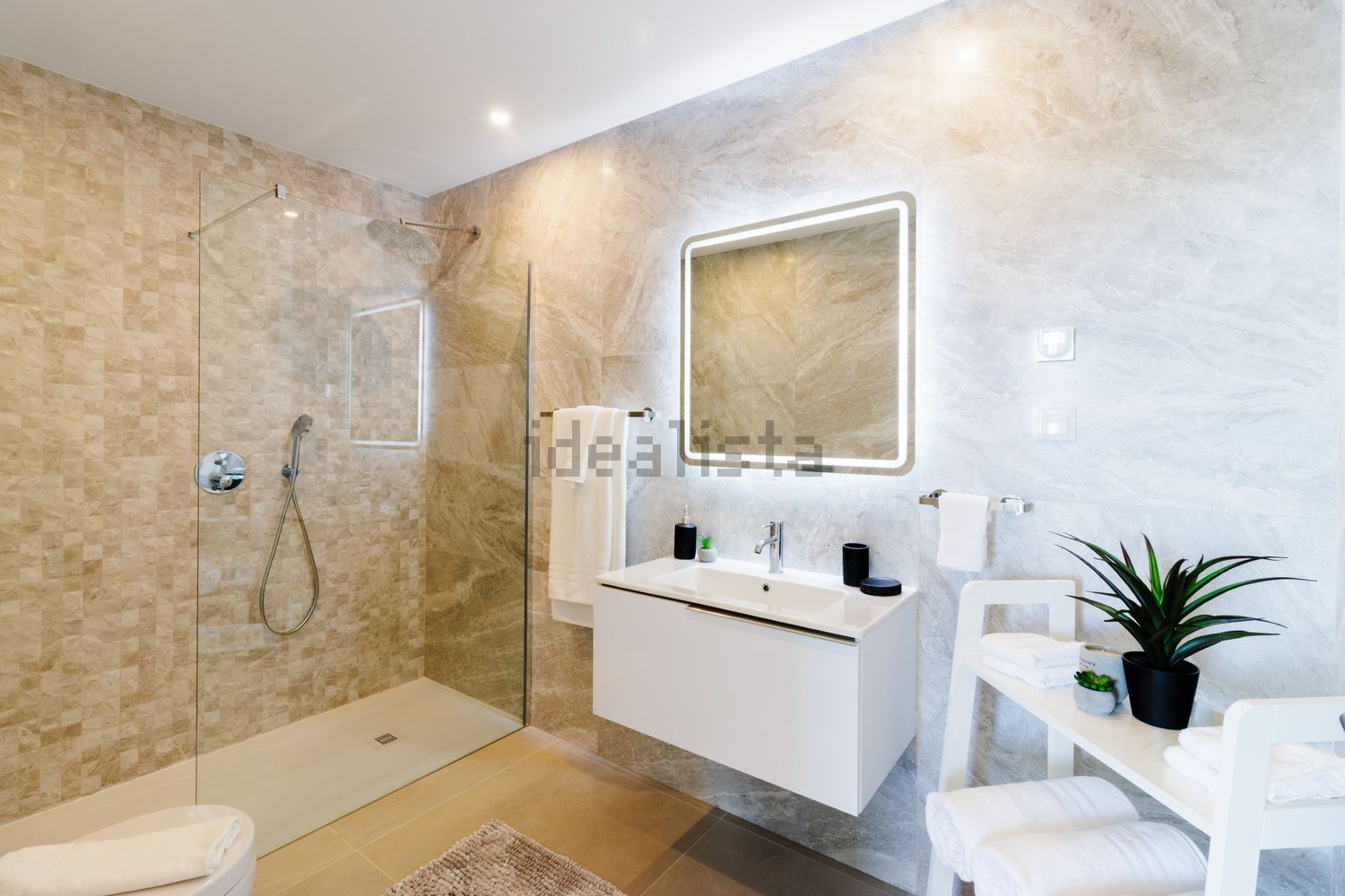 出租公寓 t1在Rua Raul Brandäo, 1 b - 卫生间