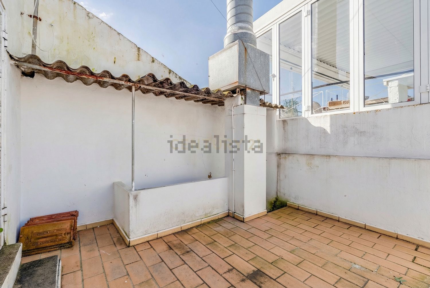 小楼房或独栋别墅出售在Largo da Ribeira, 7 - 阳台
