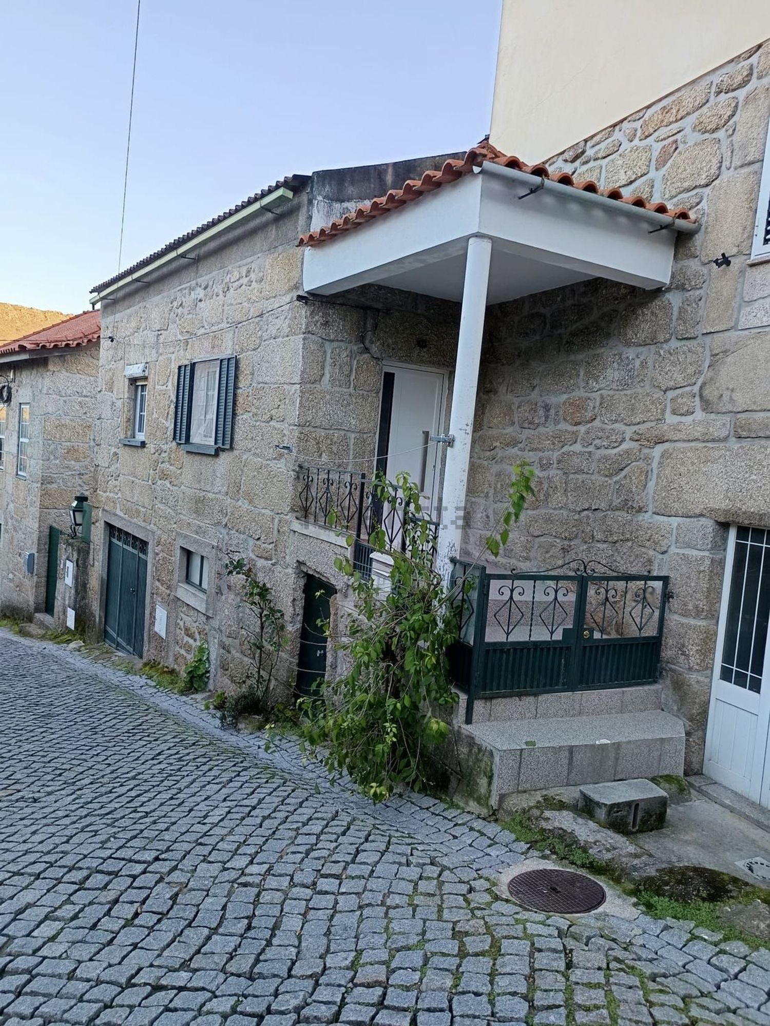 出租双拼别墅在Rua Abílio Aleixo Curto, 2 - 外立面