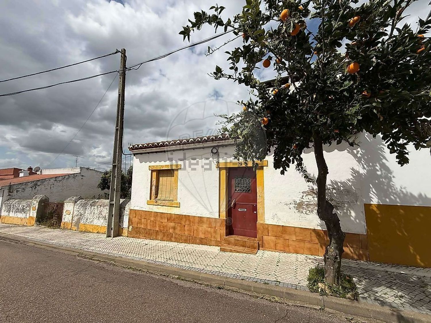 小楼房或独栋别墅出售在Rua de Elvas - 外立面