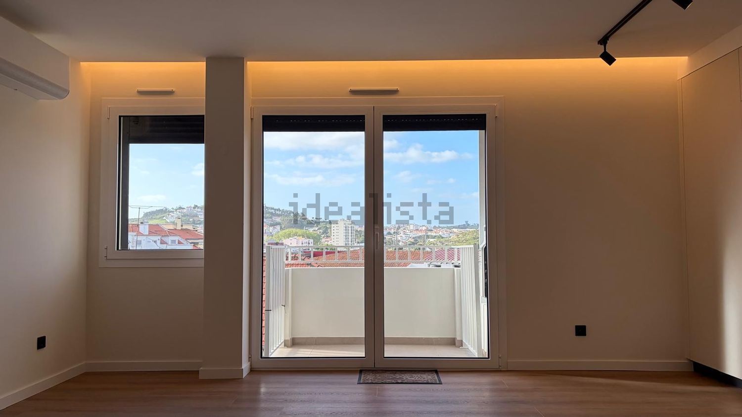 出租公寓 t1在Avenida 5 de Outubro, 9 - 客厅