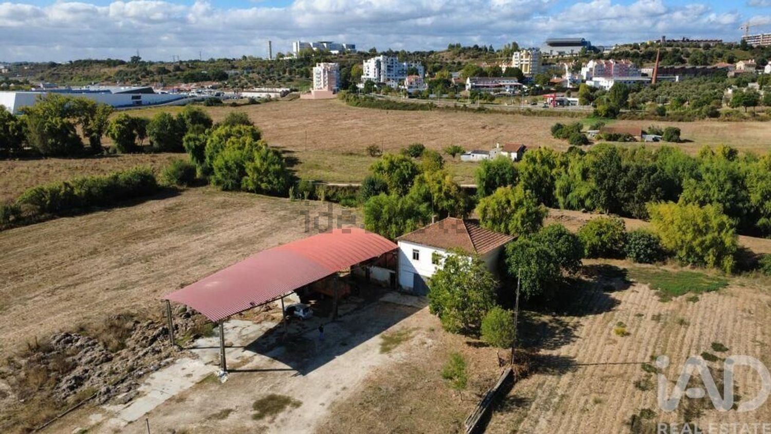 庄园出售在Santa Maria - Salvador - Santiago - 游泳池