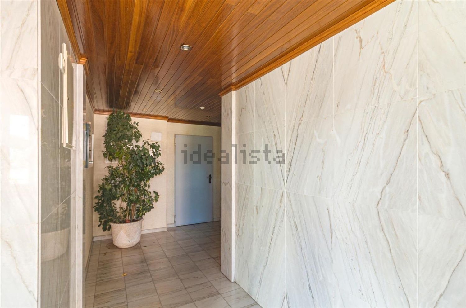 出租房间在Avenida Mestre Manuel dos Santos Cabanas, 7 - 入口 / 出口