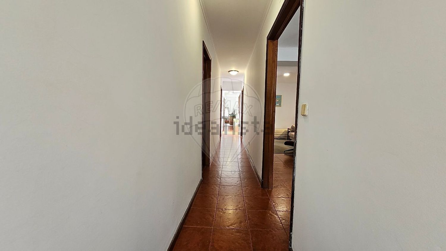 小楼房或独栋别墅出售2ª Rua de Santa Clara - 过道
