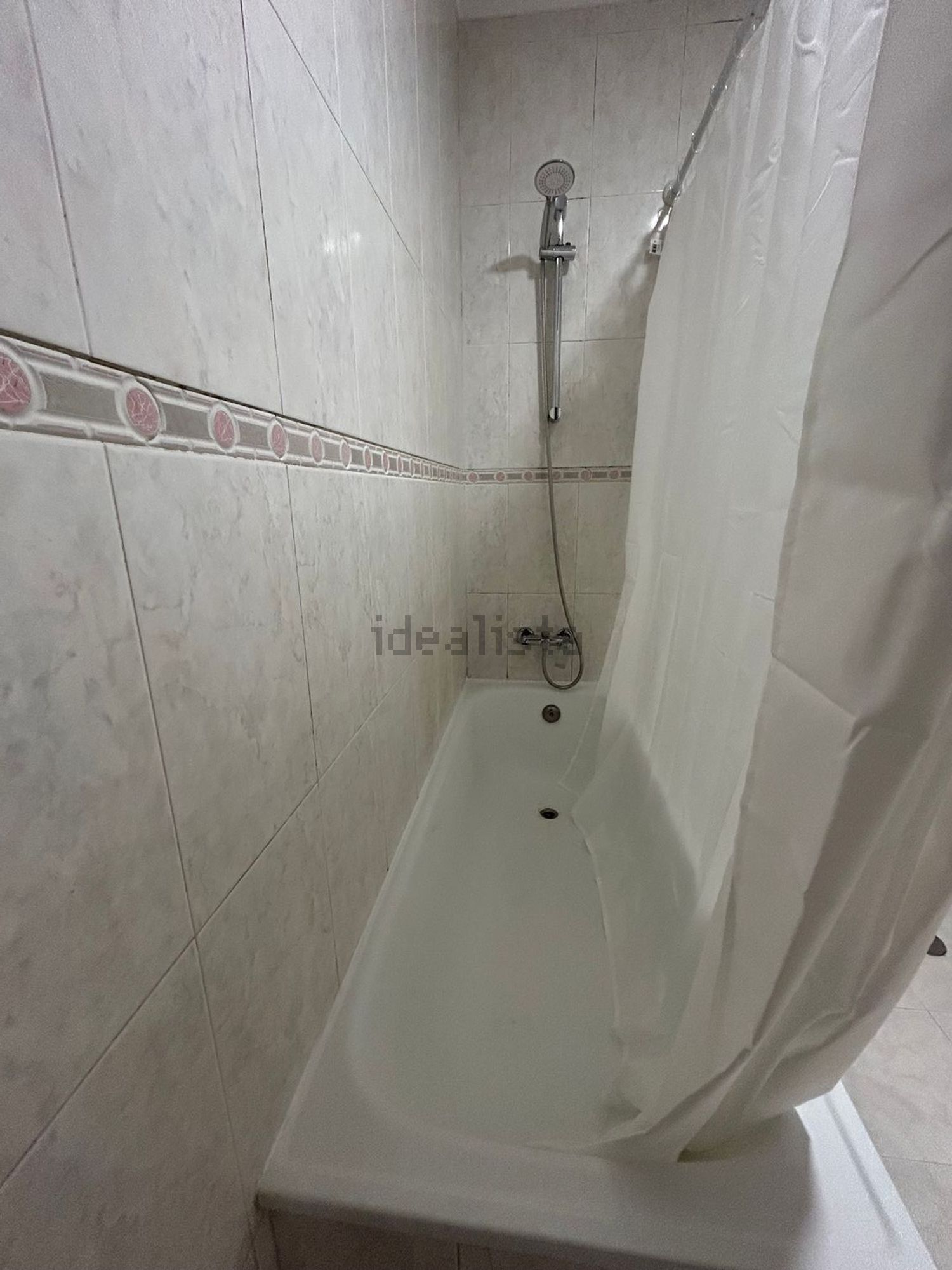 出租房间在Rua Camb les Bains, 4 - 卫生间