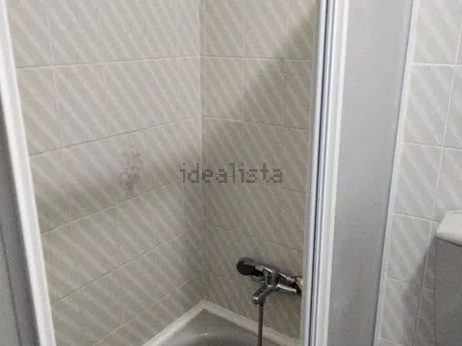 出租房间在Rua da Cruz das Almas, 10 - 卫生间