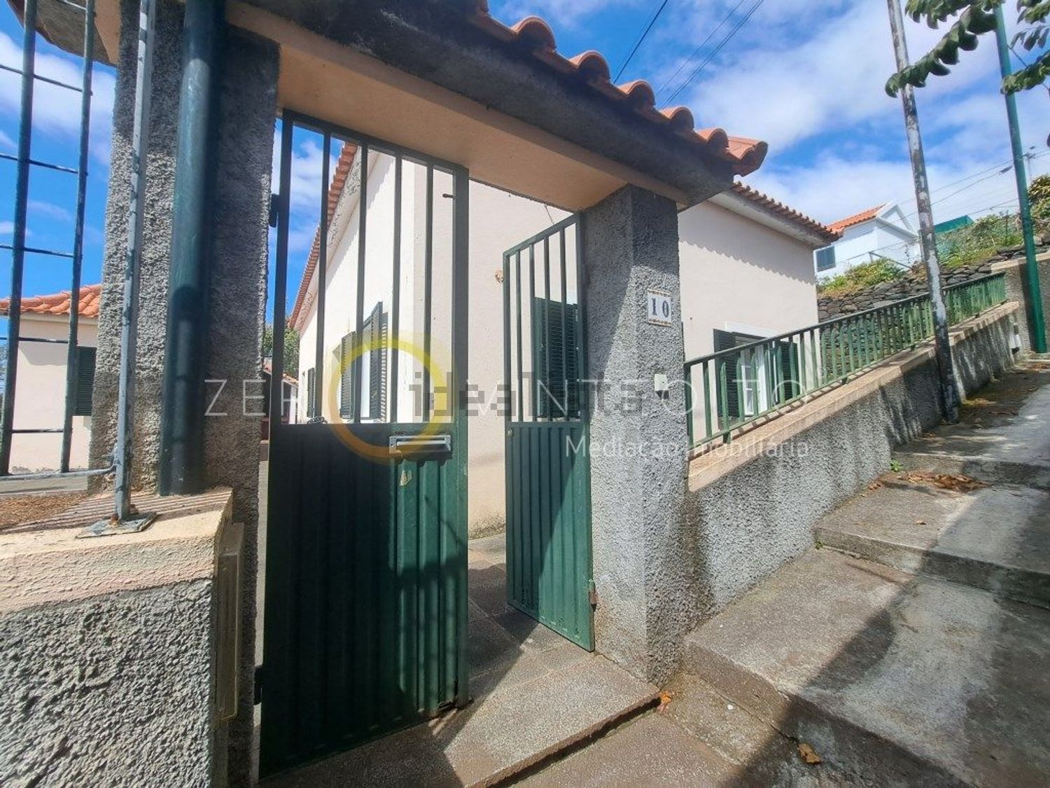 小楼房或独栋别墅出售在Beco da Quinta do Salvador - 视线
