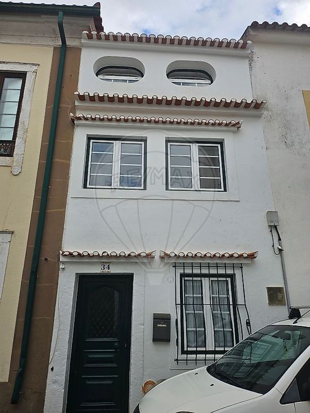 出租小楼房或独栋别墅在Rua José Bento da Silva