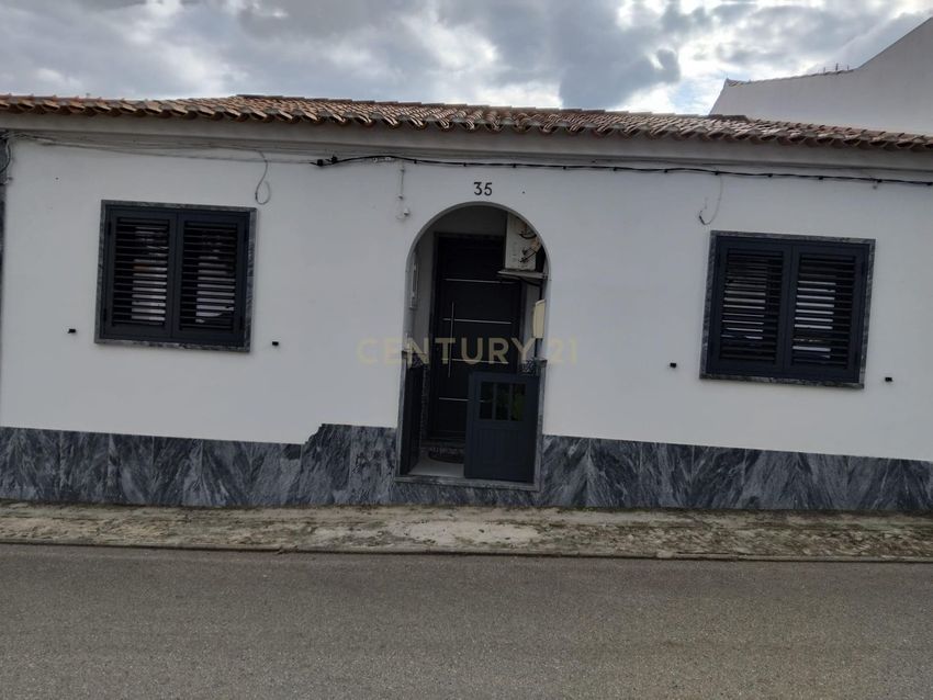 联排别墅出售在Rua 9 de Abril, 35