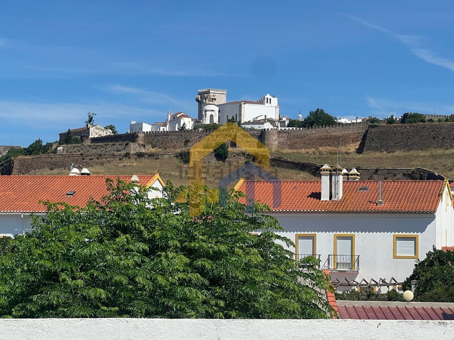 小楼房或独栋别墅出售在Santa Maria e Santo André - 阳台