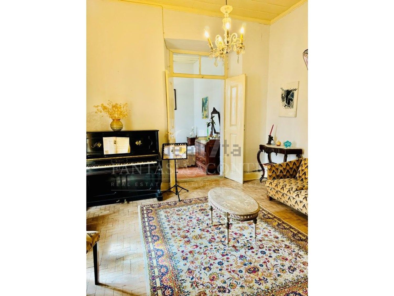 小楼房或独栋别墅出售在Crato e Mártires - 客厅