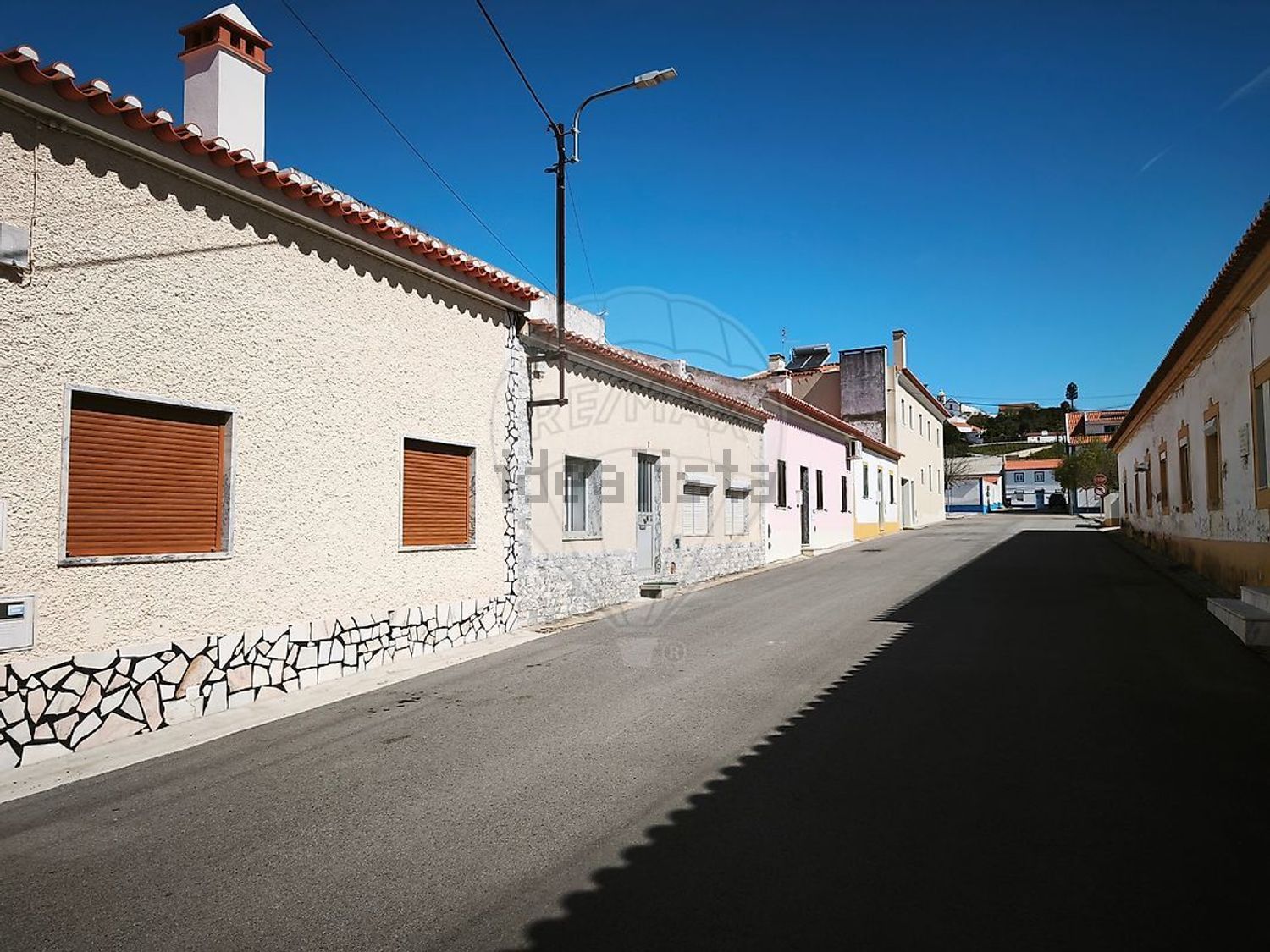 小楼房或独栋别墅出售在Rua Infante de Sagres - 外立面