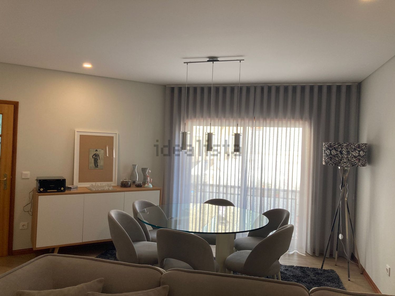 出租公寓 t2在Avenida Doutor Francisco Sá Carneiro, 10 - 客厅