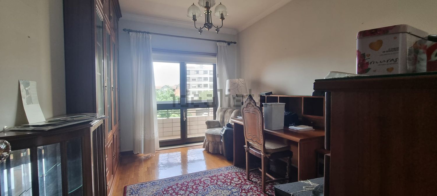 公寓 t4出售在Águas Santas - 卧室
