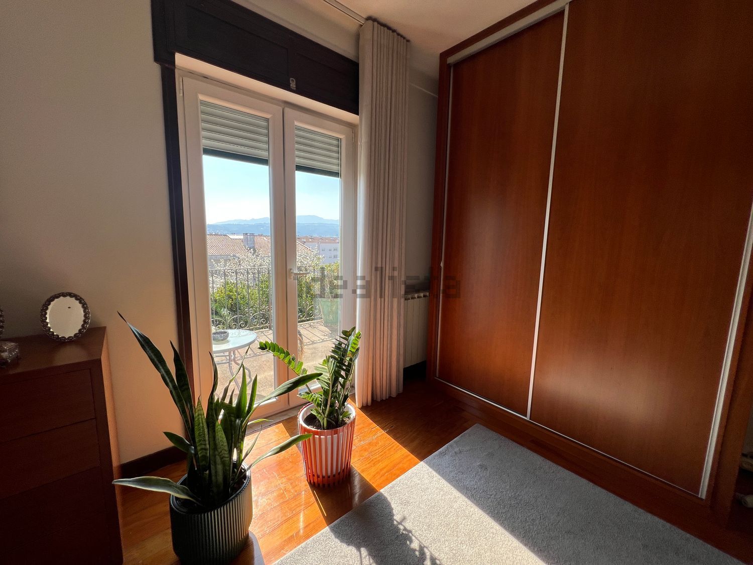 小楼房或独栋别墅出售在Vila Real - 照片