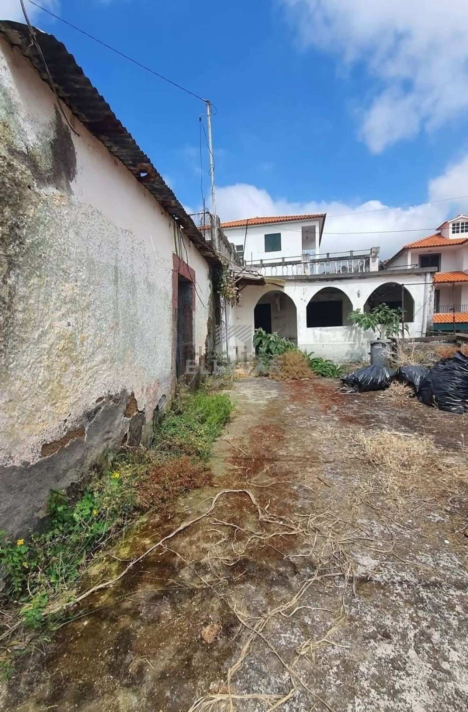 小楼房或别墅出售在Santo António - 外立面