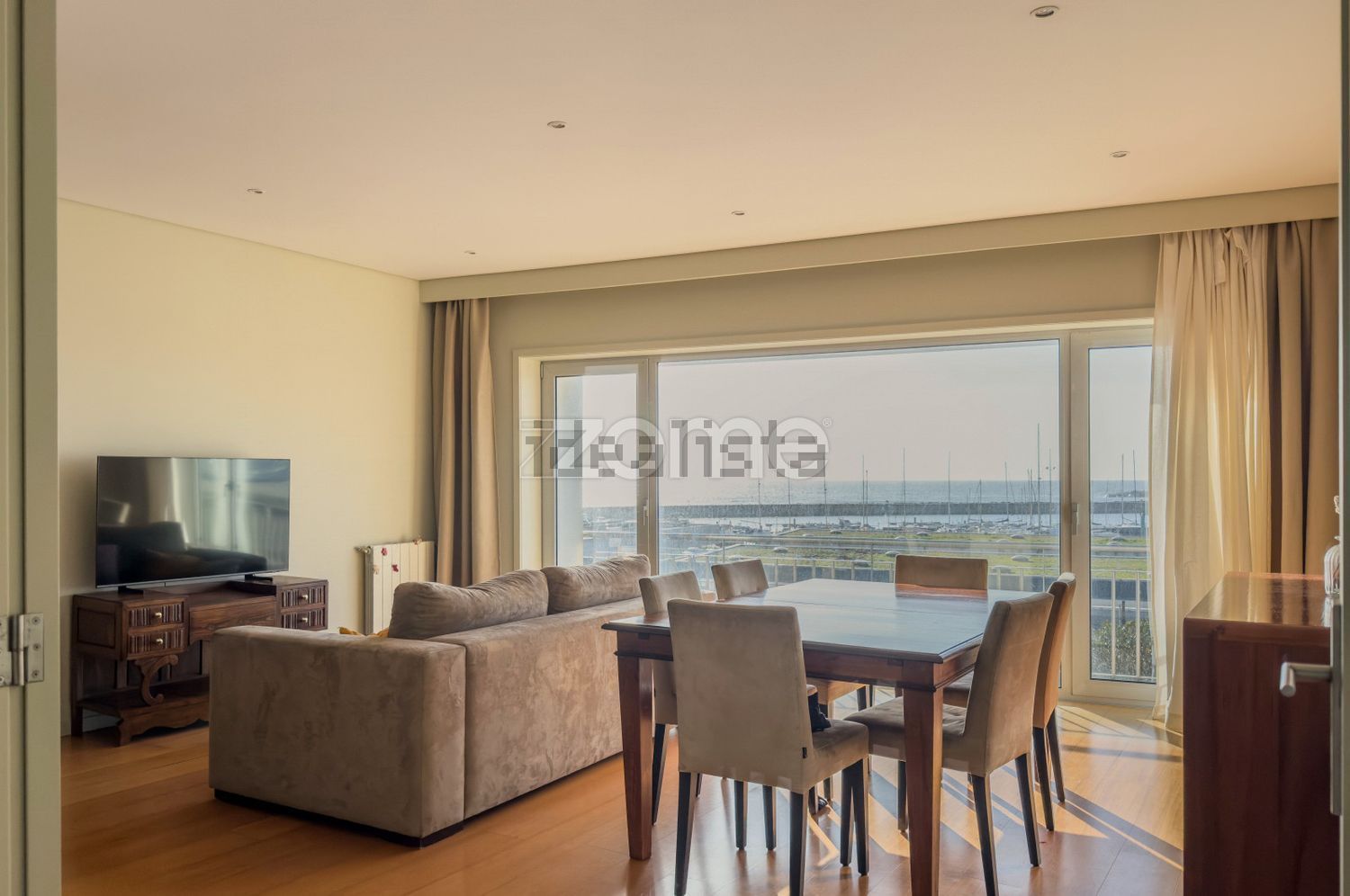 出租公寓 t3在Avenida Infante Dom Henrique, 1546 - 客厅