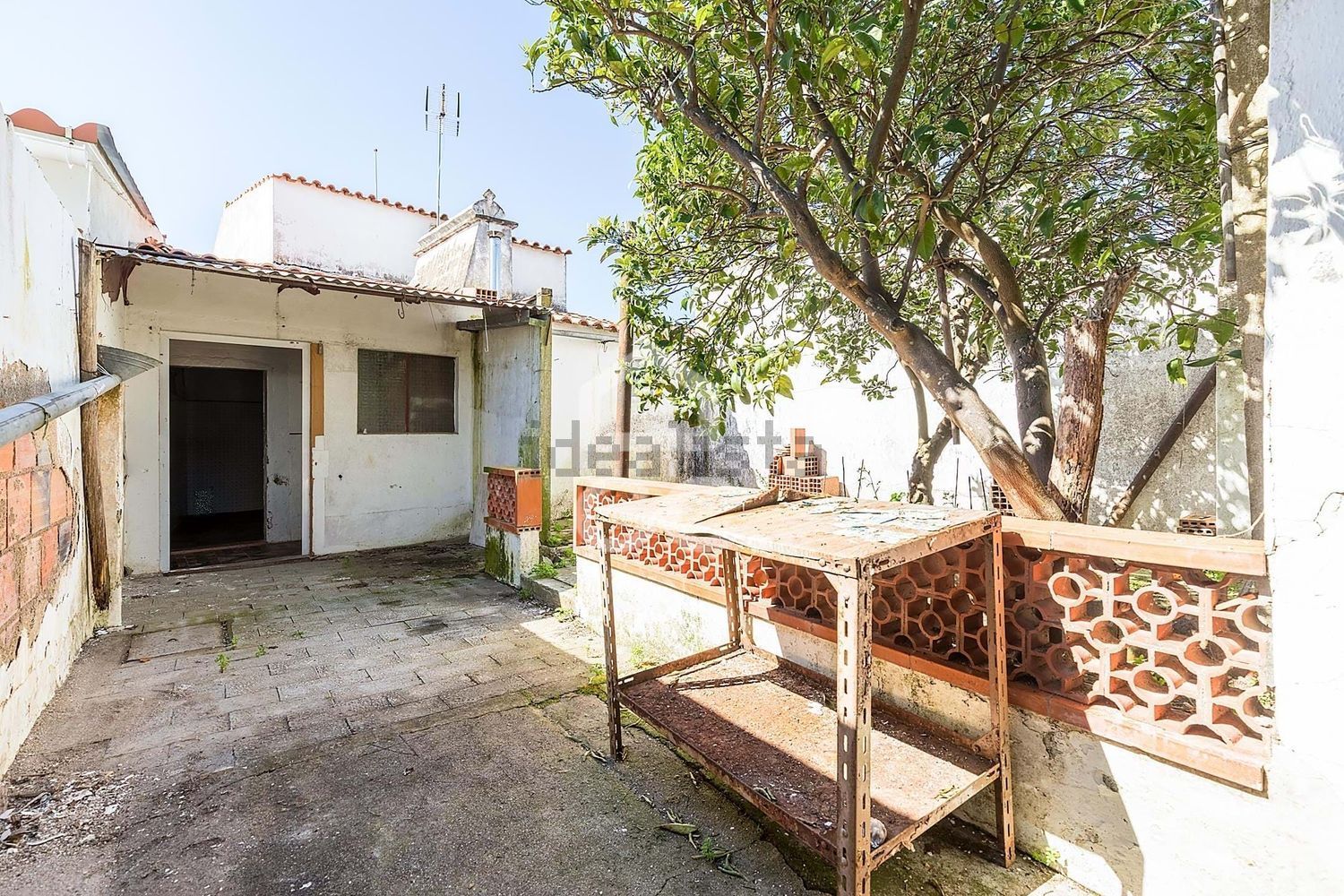 小楼房或独栋别墅出售在Rua de São Lourenço, 23 - 外立面