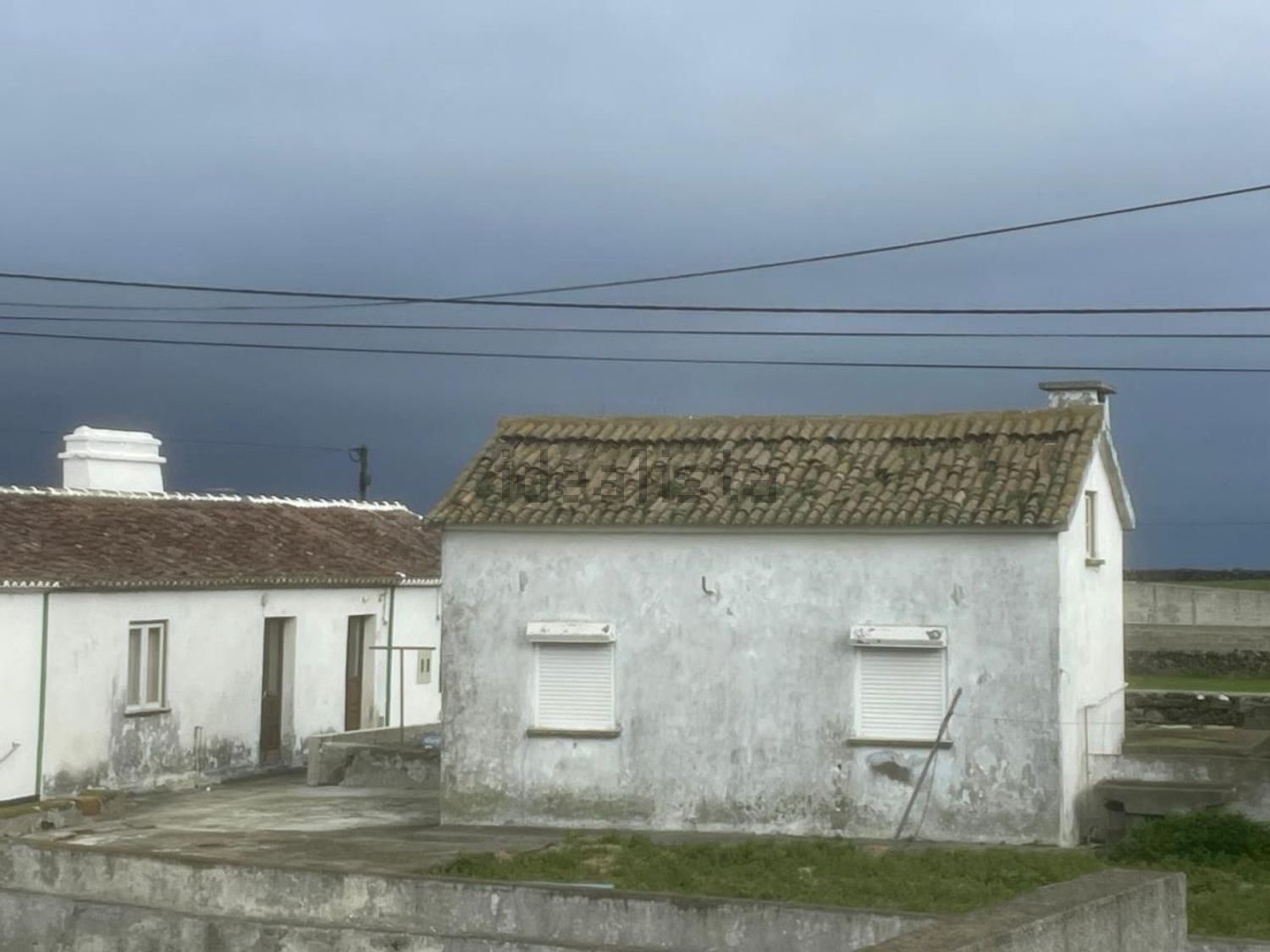 小楼房或独栋别墅出售在Praia da Vitória (Santa Cruz) - 外立面