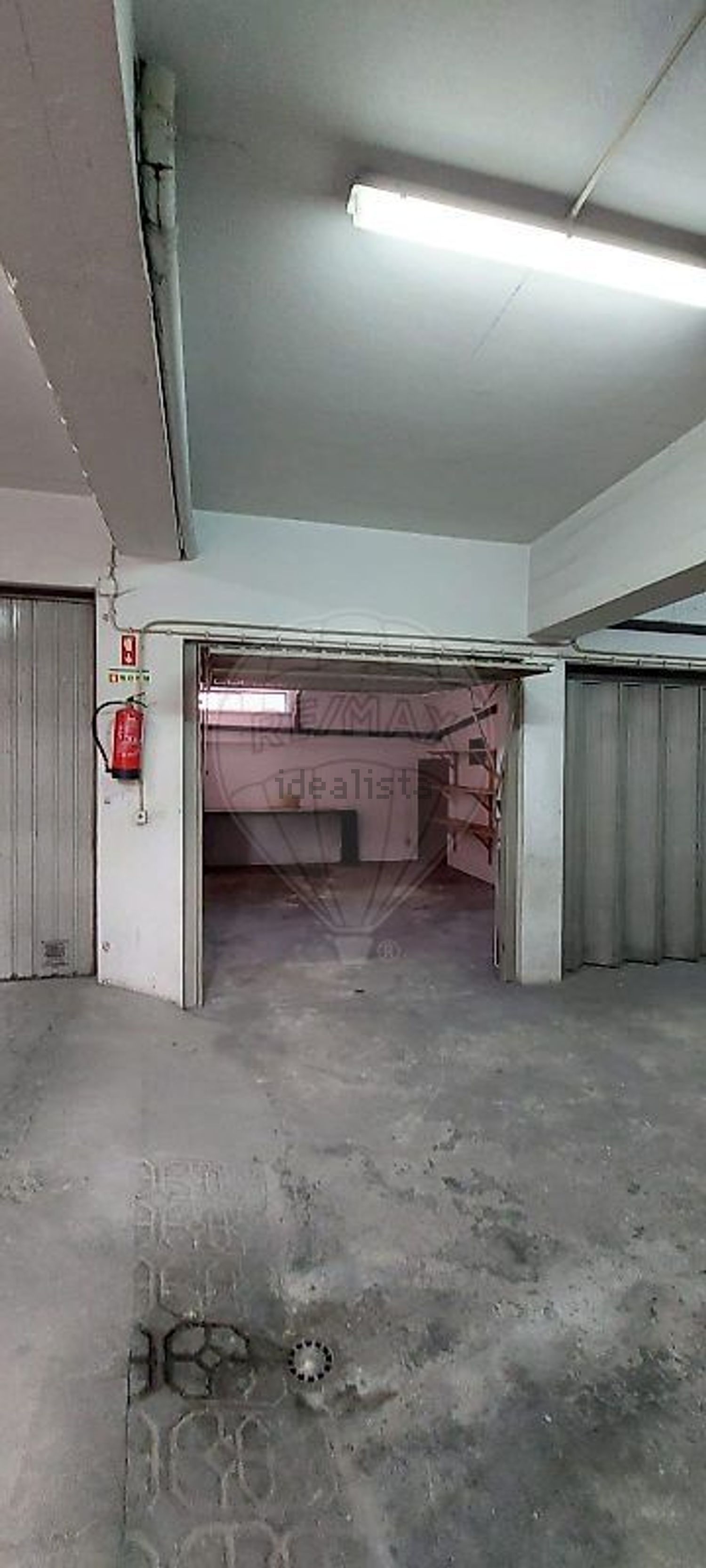 公寓 t2出售在Rua da Restauração, 18 - 停车位