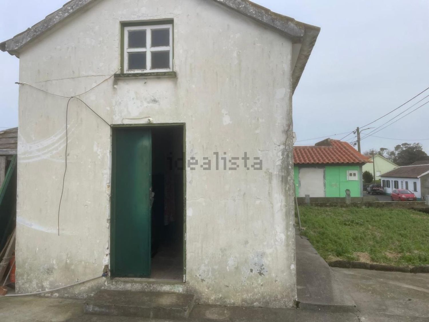 小楼房或独栋别墅出售在Praia da Vitória (Santa Cruz) - 外立面