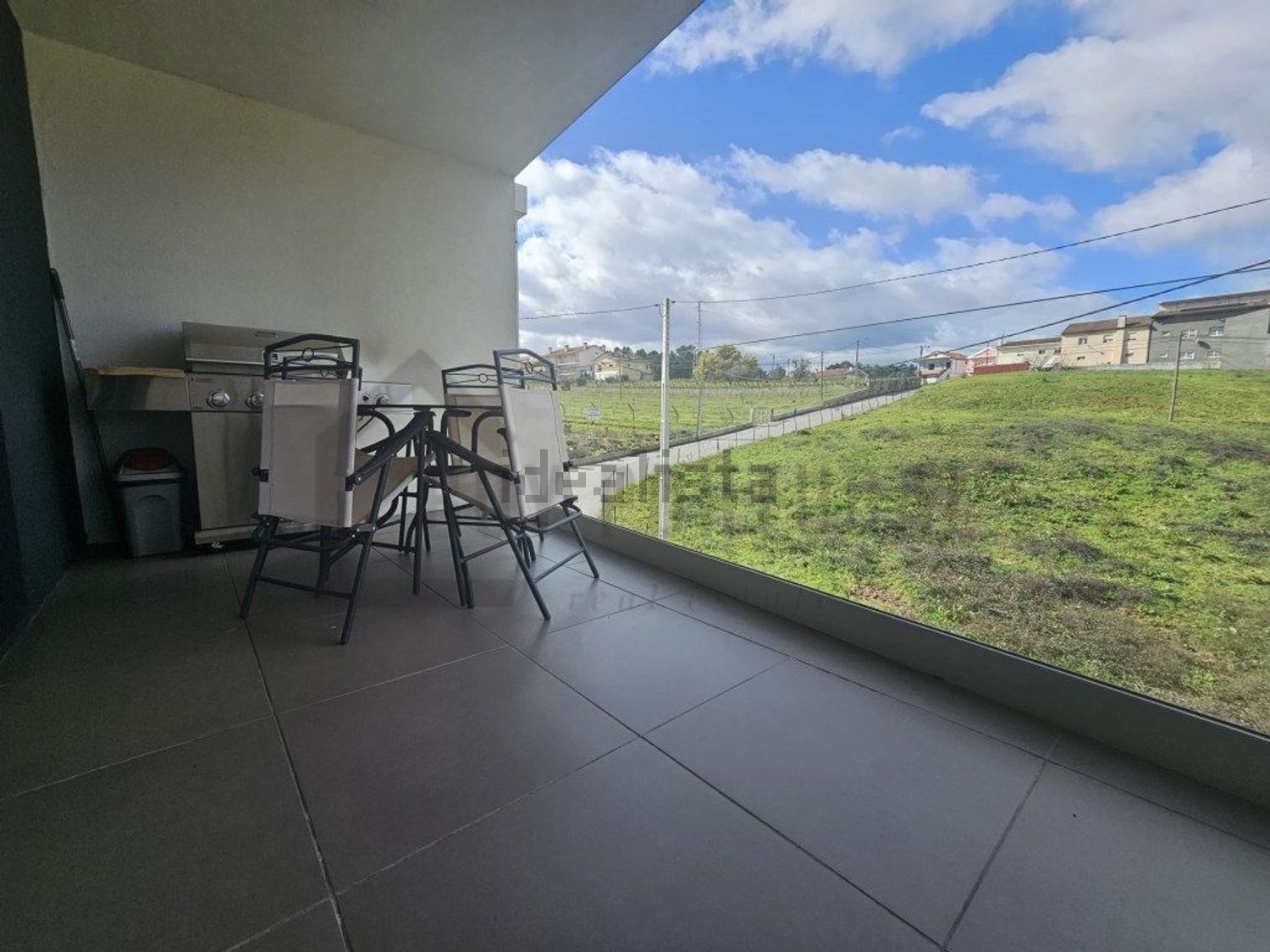 小楼房或独栋别墅出售在Rua das Fontes - 阳台