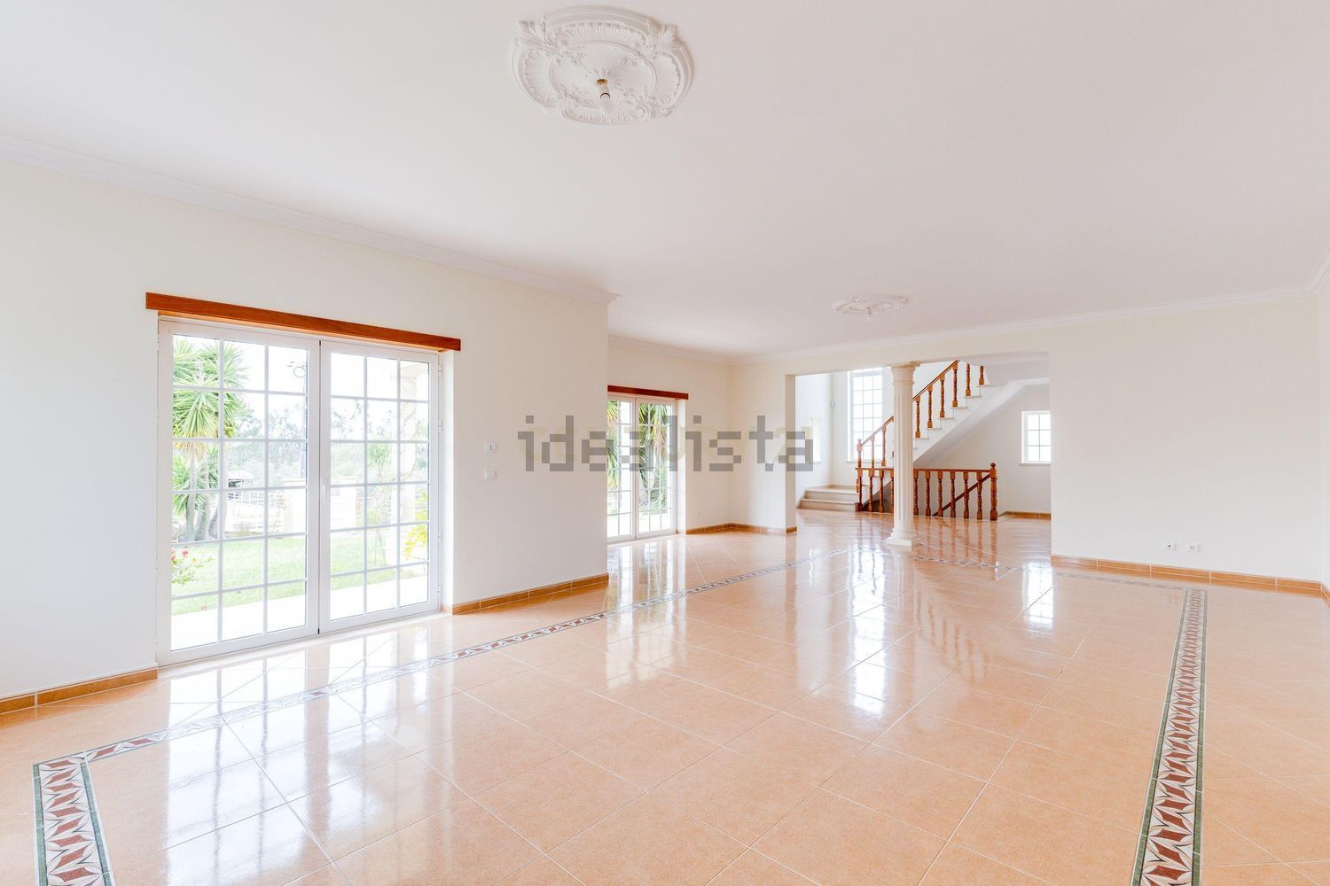 小楼房或独栋别墅出售在Rua Principal, 85 - 居住