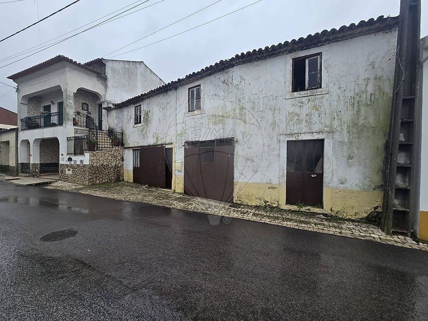 小楼房或独栋别墅出售在Rua do Tabuleiro