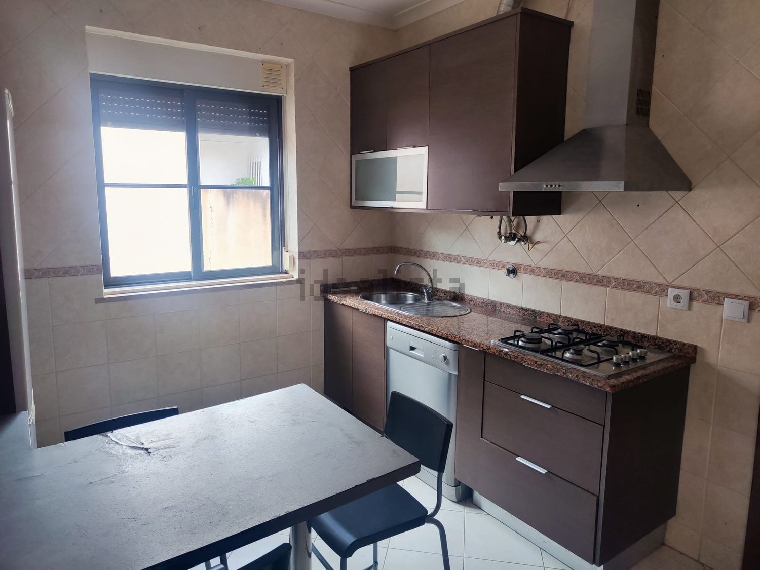 双拼别墅出售在Rua Vila Real de Santo António, 45 - 厨房