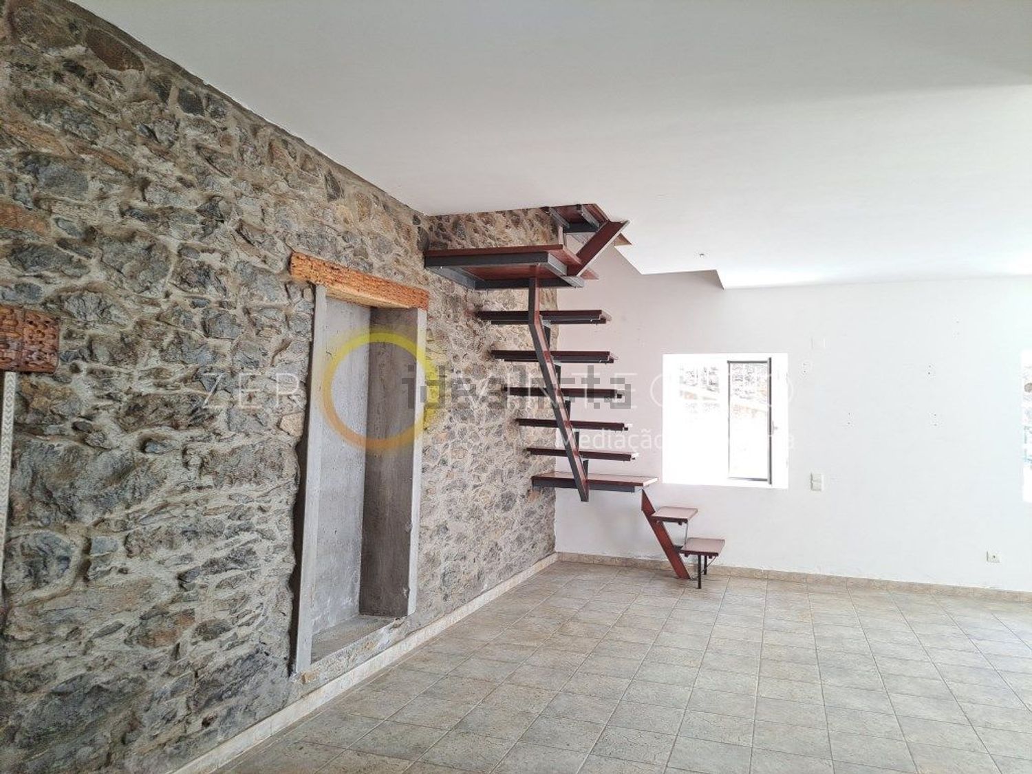 小楼房或独栋别墅出售在Beco da Quinta do Salvador - 外立面